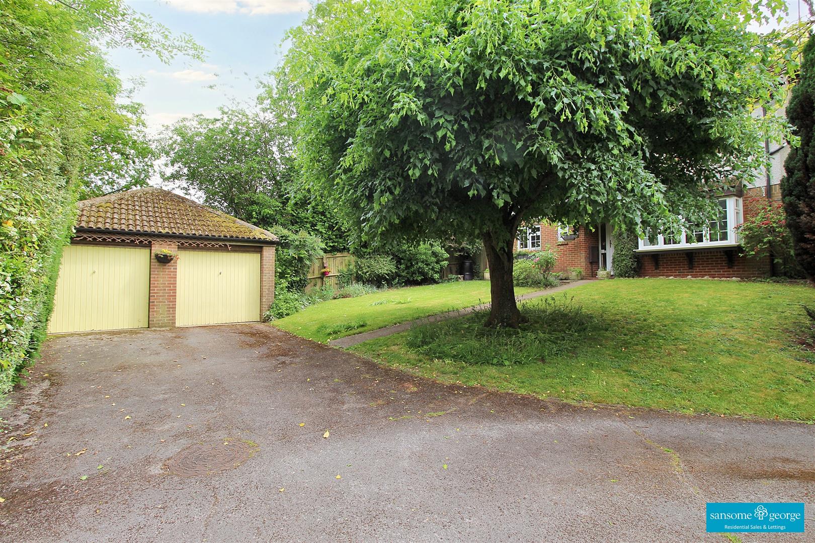 Simons Close, Tilehurst, Reading